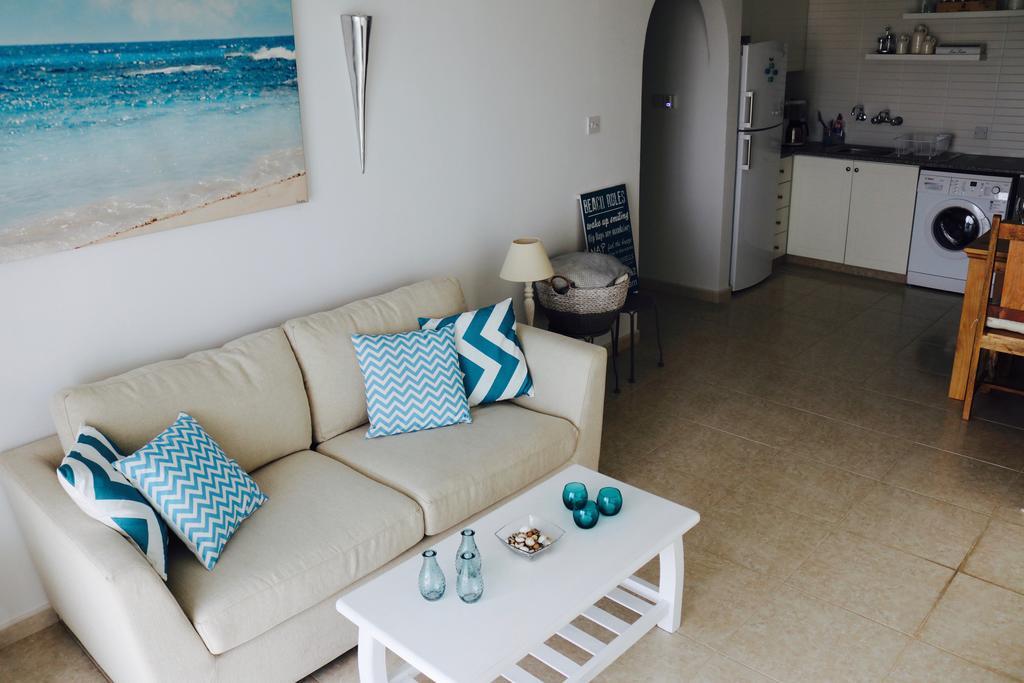 Ikaria Village Sea View Apartment Paphos Eksteriør billede